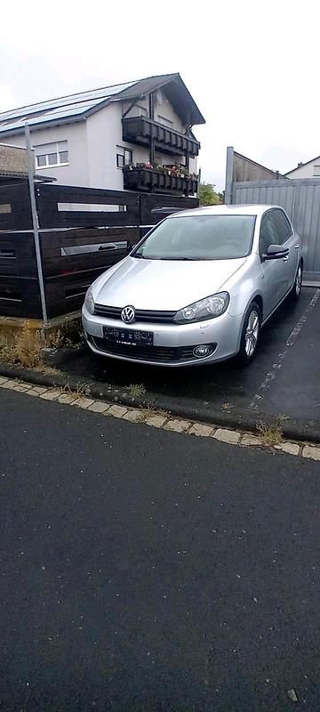 Silber Gebraucht 2012 VW Golf VI Limousine | 5.299 € (Superpreis) - Bild 1/4
