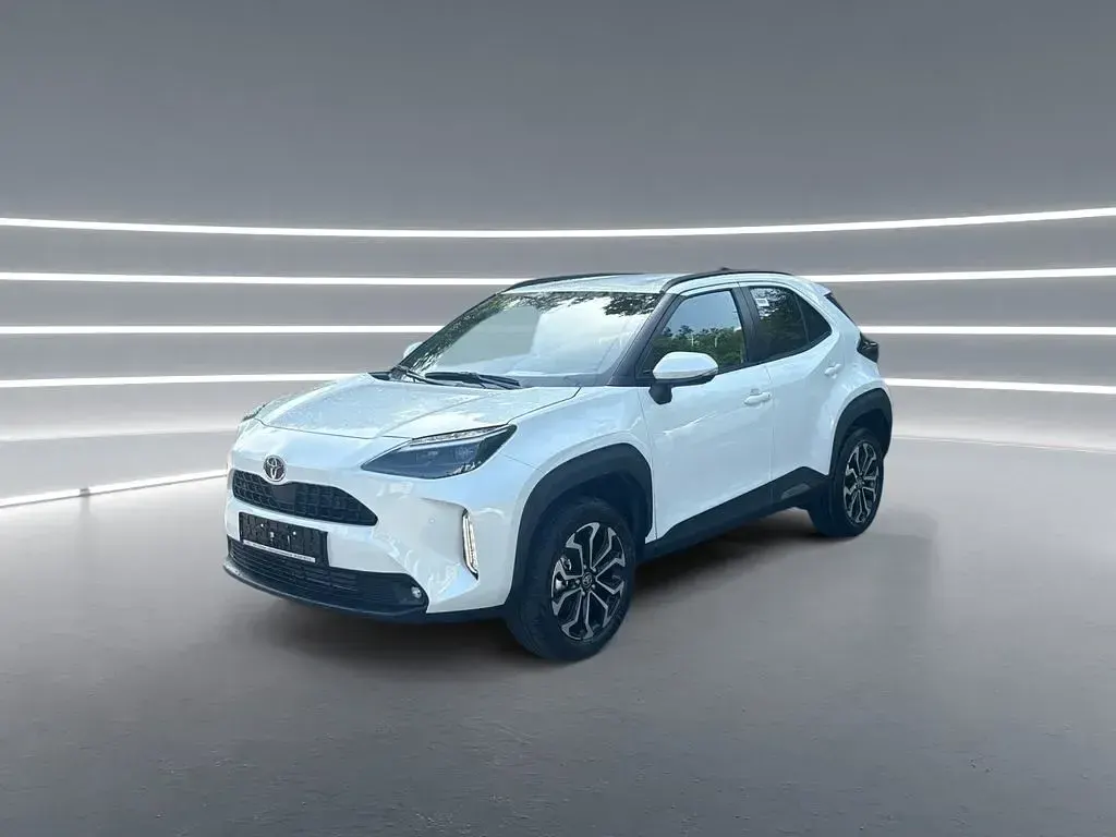 Neu Toyota Yaris Cross 131 PS (96 kW) 2026 Weiß SUV