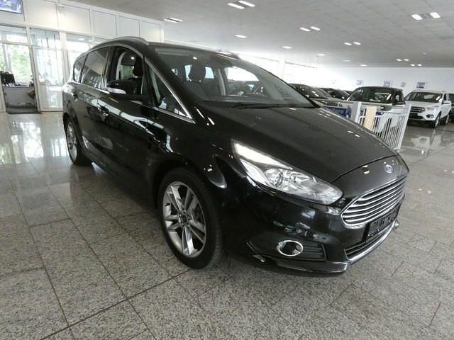 Gebraucht Ford S-MAX Titanium 160 PS (117 kW) 2016 Schwarz Van / Kleinbus
