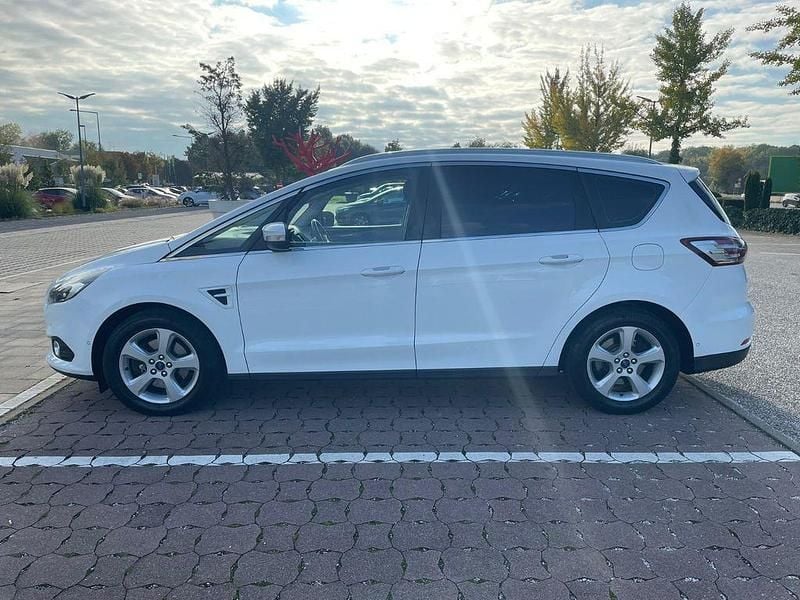 Gebraucht Ford S-MAX Titanium 150 PS (110 kW) 2016 Weiß Van / Kleinbus