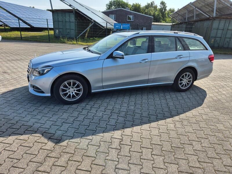 Silber Gebraucht 2014 Mercedes E350 Kombi | 17.349 € (Superpreis) - Bild 1/4