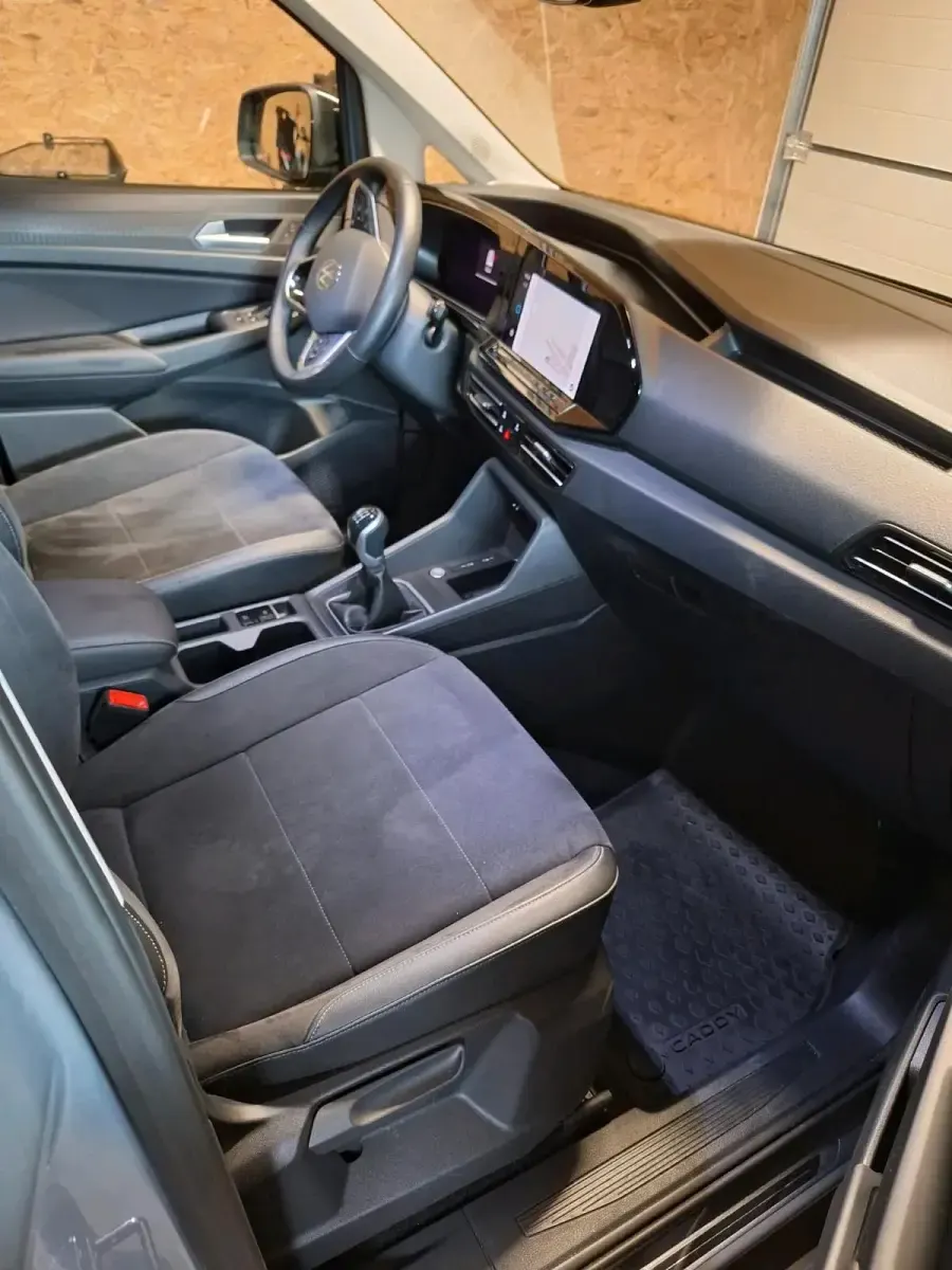 Gebraucht VW Caddy Style 122 PS (89 kW) 2023 Grau Van / Kleinbus