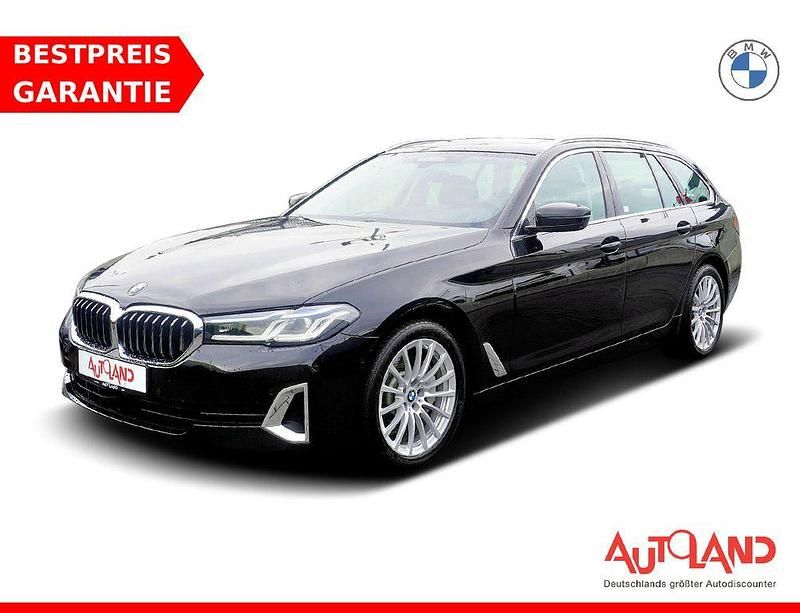 Saphirschwarzmet. (metallic) Gebraucht 2023 BMW 530 Luxury Line Kombi | 40.890 € (Fairer Preis) - Bild 1/4