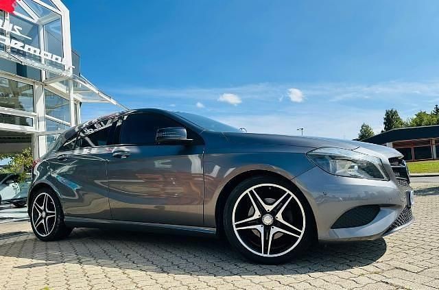 Gebraucht Mercedes A200 Urban 136 PS (100 kW) 2015 Grau Limousine