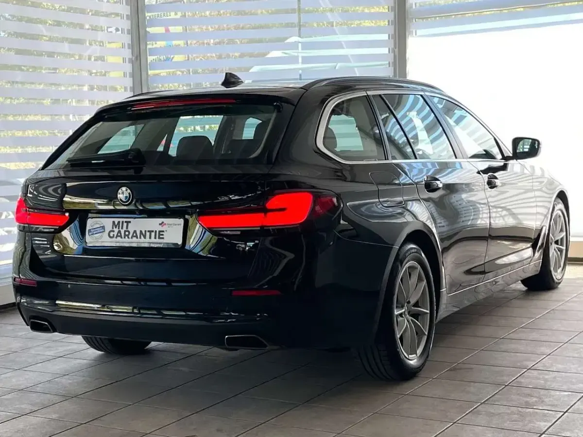Gebraucht BMW 530 286 PS (210 kW) 2023 Schwarz Limousine