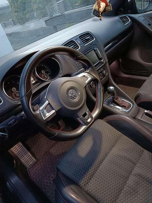 Grau Gebraucht 2012 VW Golf VII Edition Kleinwagen | 14.500 € (Teuer) - Bild 1/4