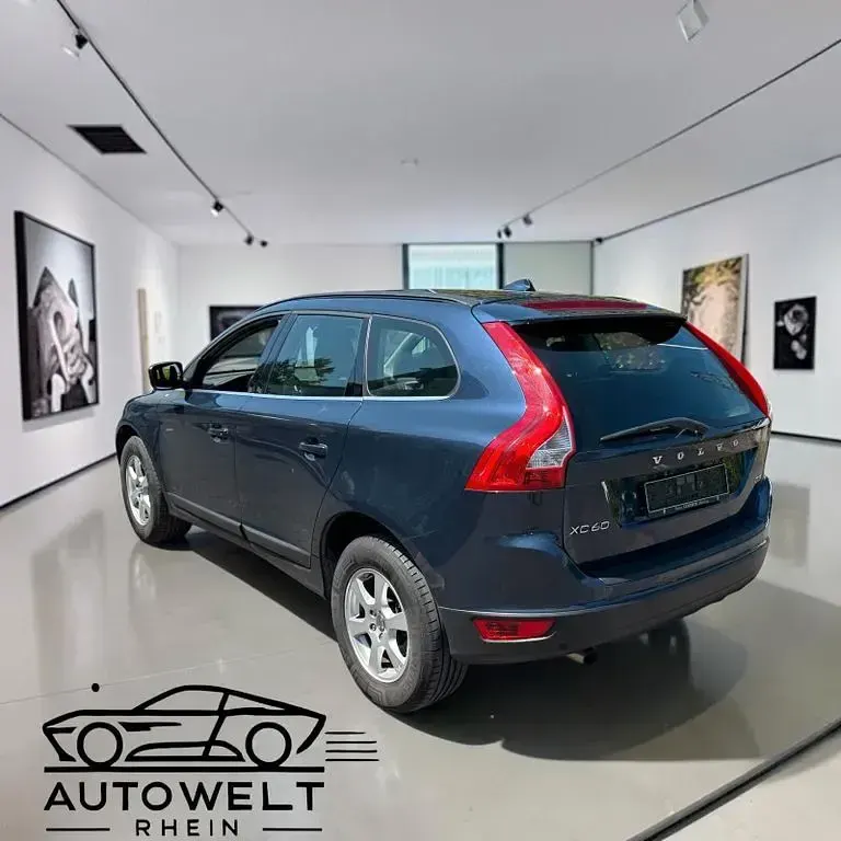 Gebraucht Volvo XC60 Momentum 136 PS (100 kW) 2013 Blau SUV