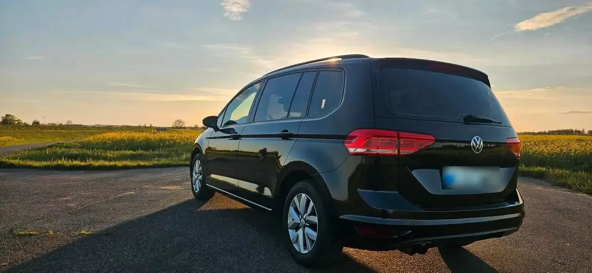 Gebraucht VW Touran Comfortline 200 PS (147 kW) 2017 Schwarz Van / Kleinbus