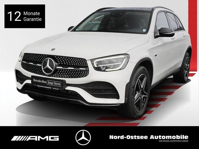 Gebraucht Mercedes GLC300e AMG 211 PS (155 kW) 2021 Unilack polarweiß SUV