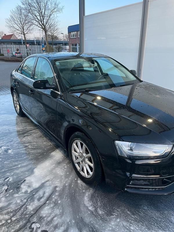 Gebraucht Audi A4 S-Line 150 PS (110 kW) 2015 Schwarz Limousine