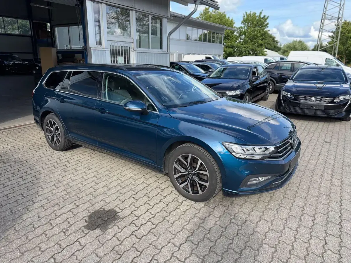 Gebraucht VW Passat Business 122 PS (89 kW) 2022 Blau Kombi