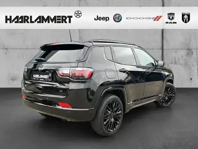 Gebraucht Jeep Compass 131 PS (96 kW) 2023 Schwarz SUV