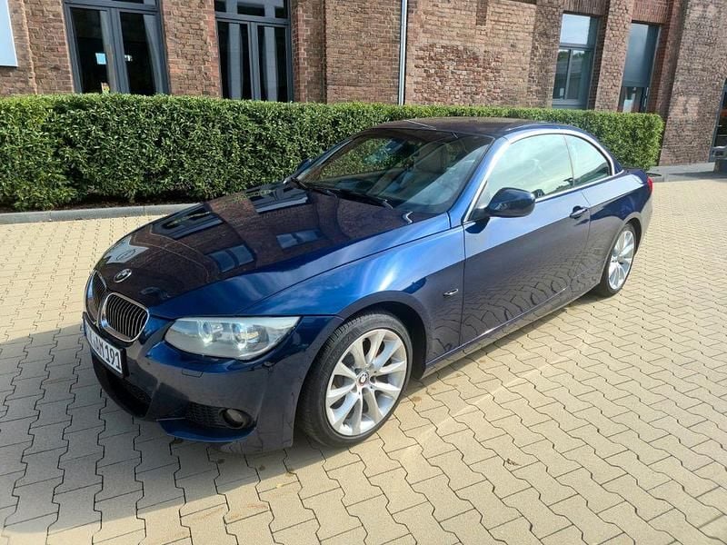Blau Gebraucht 2011 BMW 320 Cabriolet M Sport Cabrio | 6.850 € (Guter Preis) - Bild 1/4