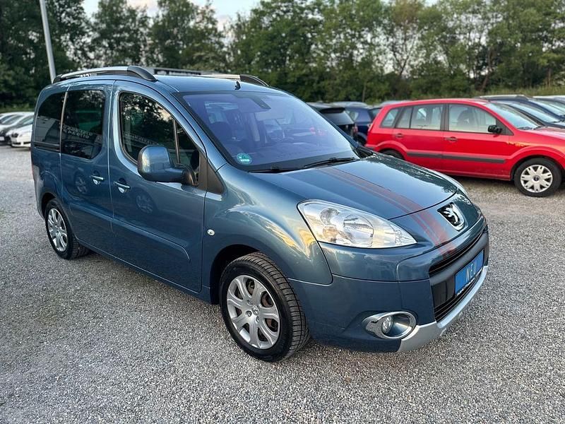 Gebraucht Peugeot Partner Tepee Tendance 120 PS (88 kW) 2011 Blau Van / Kleinbus
