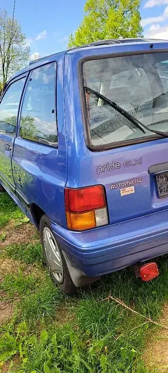 Gebraucht Kia Pride 64 PS (47 kW) 1998 Blau Kleinwagen