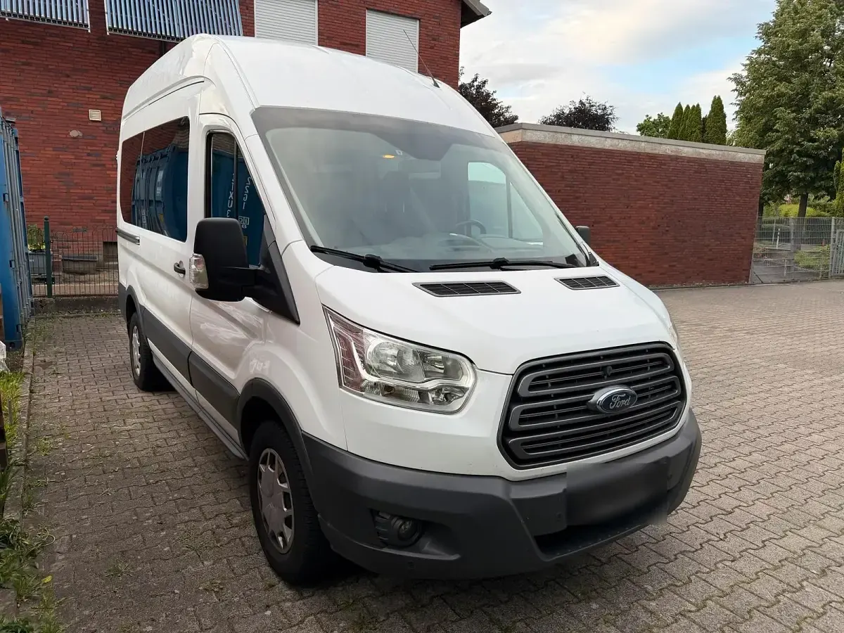 Gebraucht Ford Transit 131 PS (96 kW) 2018 Weiß Limousine