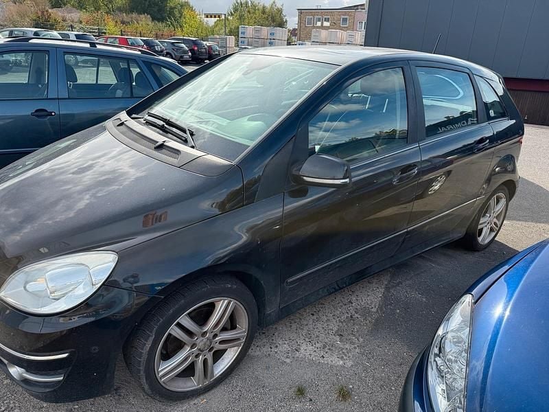 Schwarz Gebraucht 2009 Mercedes B200 Van / Kleinbus | 1.550 € (Guter Preis) - Bild 1/4
