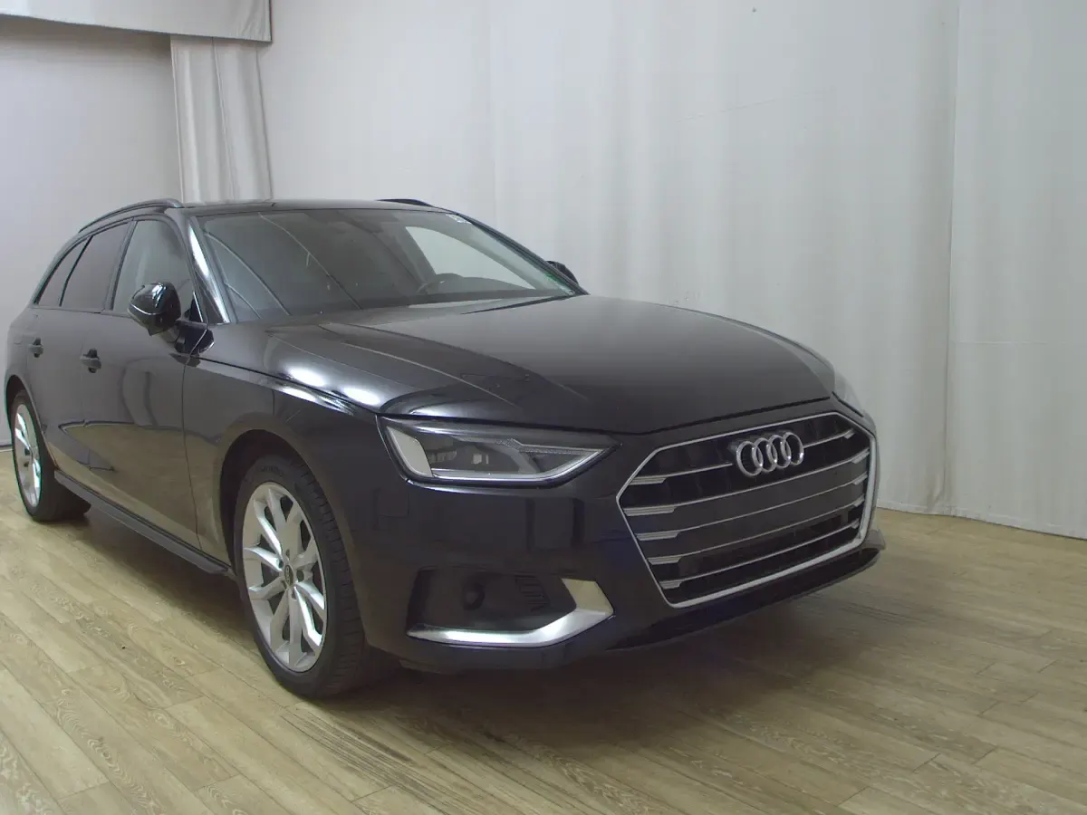 Gebraucht Audi A4 Advanced 204 PS (150 kW) 2023 Schwarz Kombi