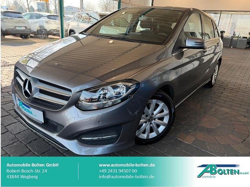 Gebraucht Mercedes B180 Style 122 PS (89 kW) 2017 Grau Van / Kleinbus