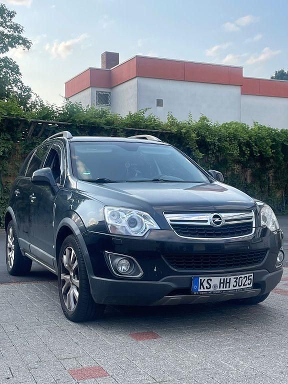 Schwarz Gebraucht 2011 Opel Antara Cosmo SUV | 7.100 € (Fairer Preis) - Bild 1/4