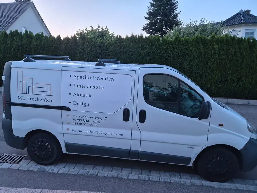 Gebraucht Opel Vivaro 82 PS (60 kW) 2004 Weiß Van / Kleinbus