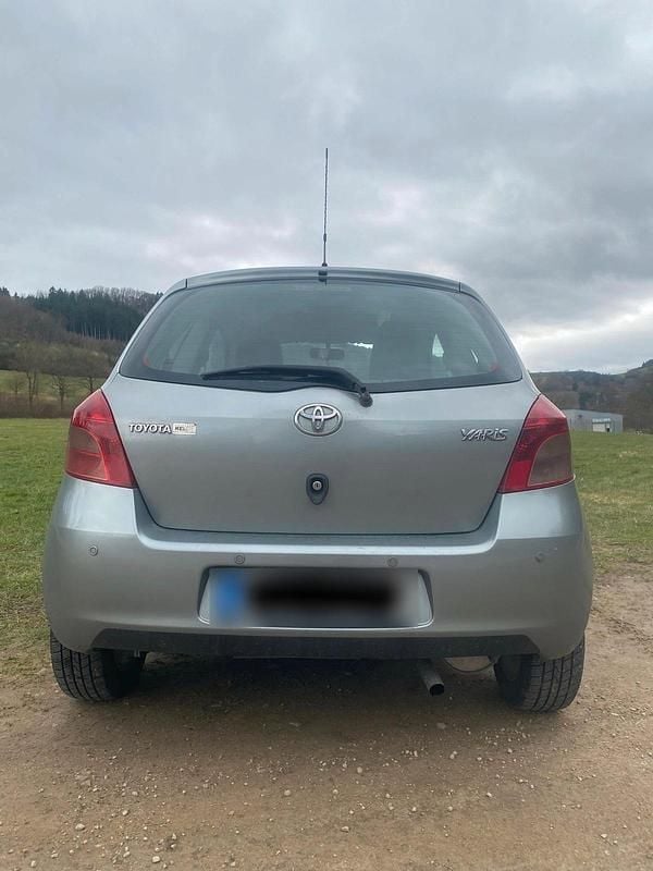 Gebraucht Toyota Yaris 70 PS (51 kW) 2008 Kleinwagen