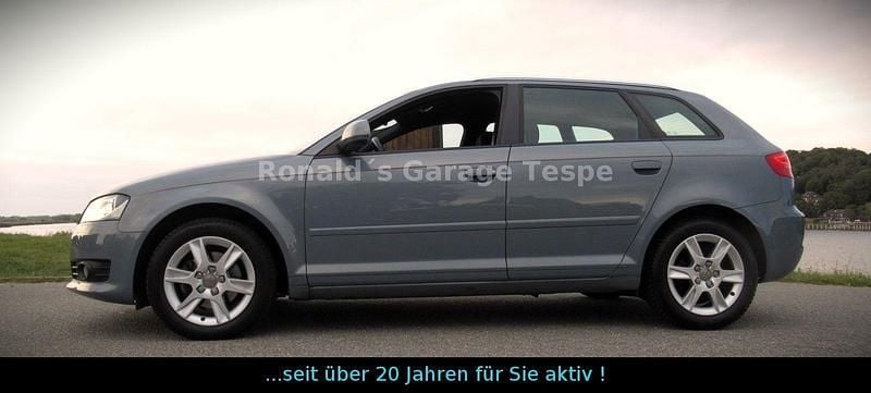 Blau Gebraucht 2010 Audi A3 Attraction Limousine | 9.400 € (Teuer) - Bild 1/4