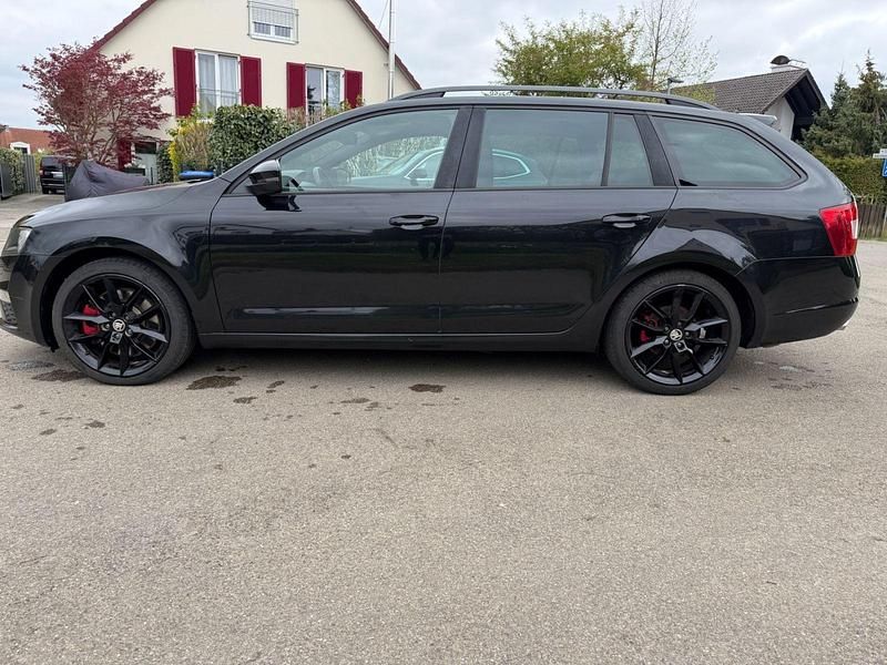 Second-hand Skoda Octavia RS 184 CP (135 kW) 2015 Negru Hatchback