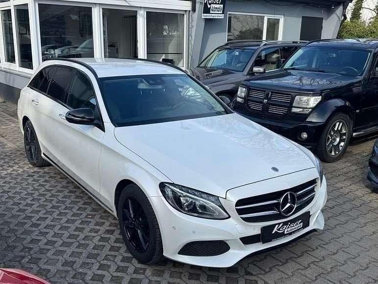 Gebraucht Mercedes C250 Night 204 PS (150 kW) 2017 Weiß Limousine