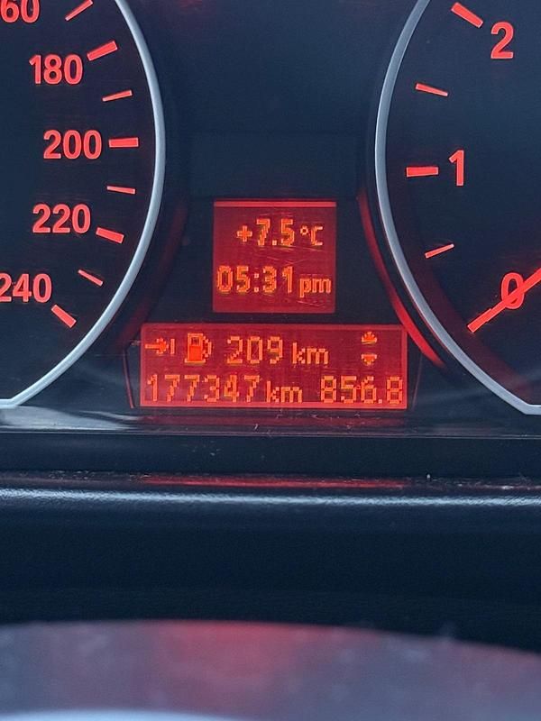 Gebraucht BMW 116 122 PS (89 kW) 2010 Schwarz Kleinwagen