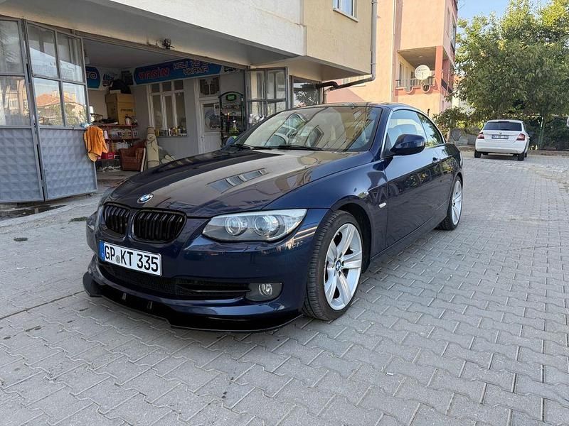 Blau Gebraucht 2011 BMW 335 Cabriolet Sport Line Cabrio | 17.750 € (Fairer Preis) - Bild 1/4