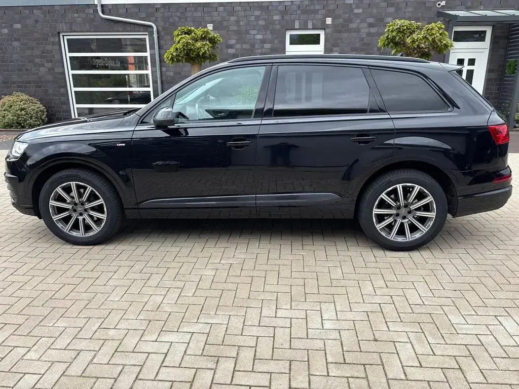 Używany Audi Q7 S-Line 218 KM (160 kW) 2017 Czarny SUV