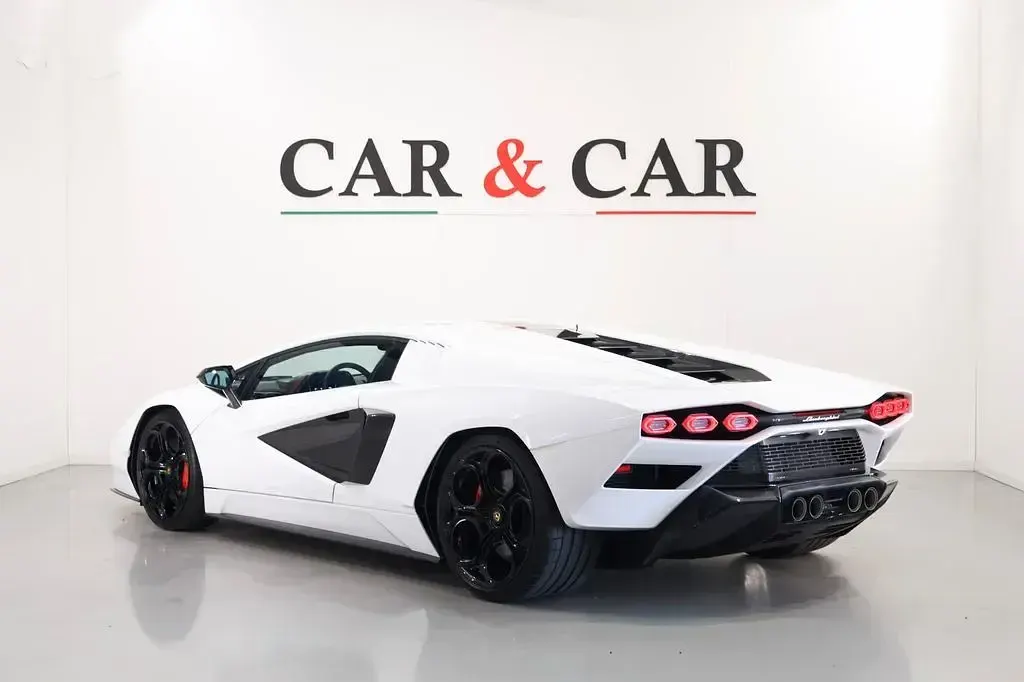 Gebraucht Lamborghini Countach 814 PS (598 kW) 2022 Weiß Coupé