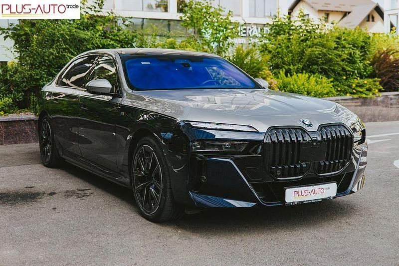 Gebraucht BMW i7 400 kW (544 PS) 2023 Blau Limousine