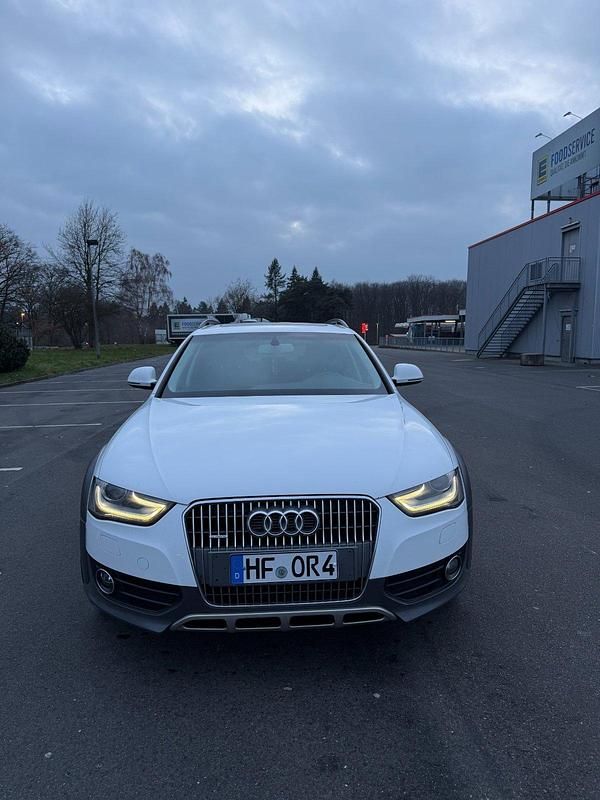 Weiß Gebraucht 2013 Audi A4 Allroad Kombi | 9.950 € (Etwas zu teuer) - Bild 1/4