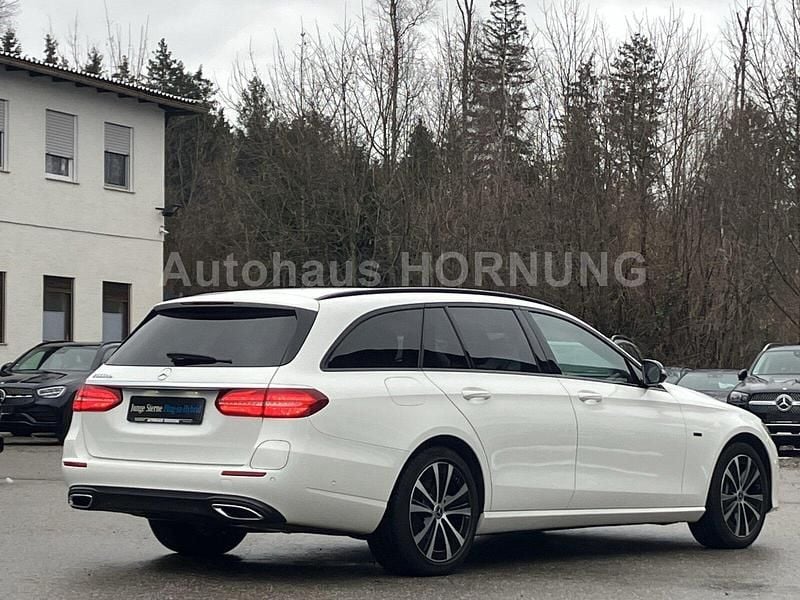 Gebraucht Mercedes E300 Avantgarde 306 PS (225 kW) 2019 Polarweiß unilack Limousine