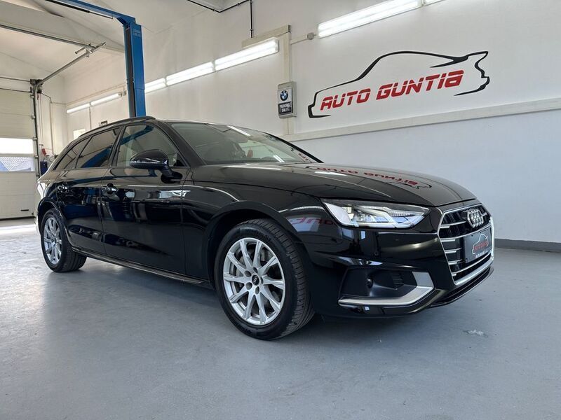 Schwarz Gebraucht 2022 Audi A4 Ambiente Kombi | 28.499 € (Guter Preis) - Bild 1/4