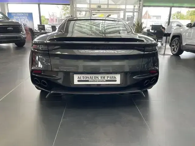 Gebraucht Aston Martin DBS 725 PS (533 kW) 2021 Grau Coupé