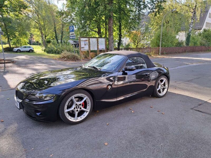 Schwarz Gebraucht 2004 BMW Z4 Performance Cabrio | 13.000 € - Bild 1/4