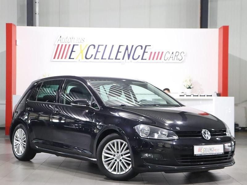 Schwarz Gebraucht 2015 VW Golf VII Cup Limousine | 8.444 € (Guter Preis) - Bild 1/4