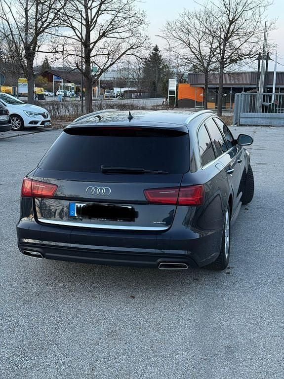 Gebraucht Audi A6 Ambiente 218 PS (160 kW) 2017 Blau Kombi