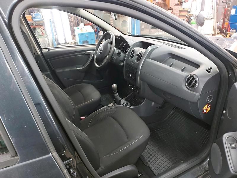 Usata Dacia Duster 90 CV (66 kW) 2015 Grigio SUV