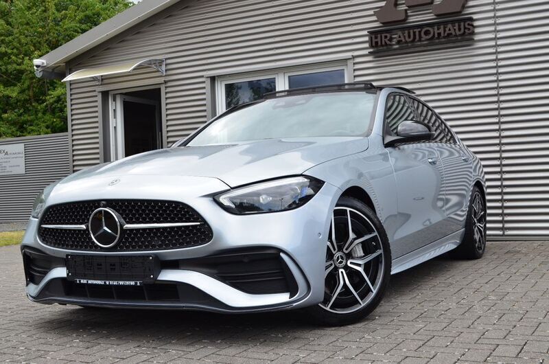 Silber Gebraucht 2022 Mercedes C220 AMG Limousine | 42.999 € - Bild 1/4