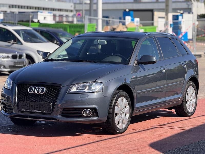 Grau Gebraucht 2010 Audi A3 Sportback Attraction Kleinwagen | 9.500 € (Etwas zu teuer) - Bild 1/4