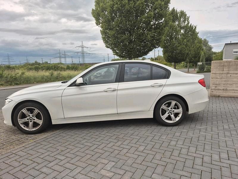 Gebraucht BMW 316 136 PS (100 kW) 2012 Weiß Limousine