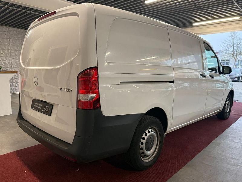 Usado Mercedes Vito 163 HP (119 kW) 2018 Branco Van