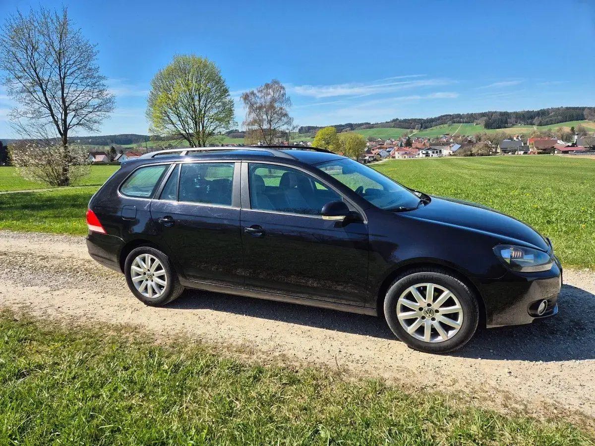 Gebraucht VW Golf VII Trendline 105 PS (77 kW) 2013 Schwarz Kombi