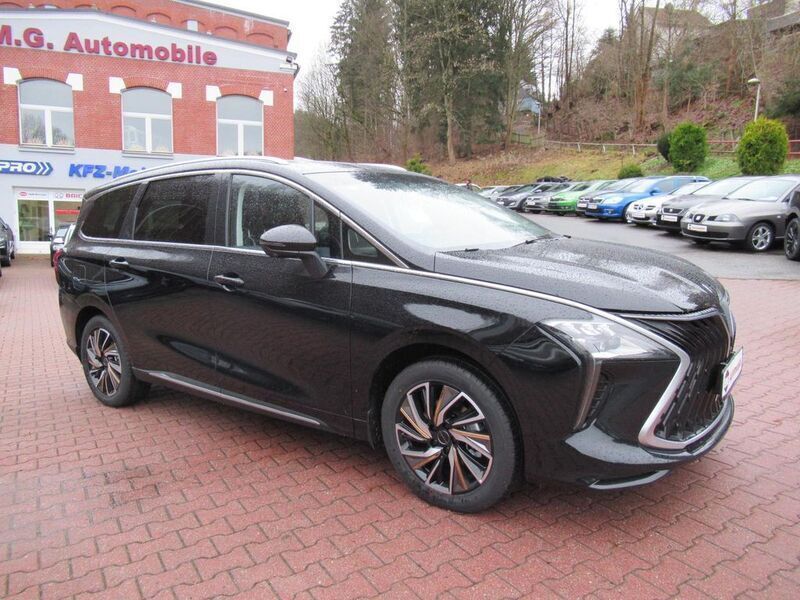 Gebraucht DFSK Forthing 4 177 PS (130 kW) 2024 Schwarz Van / Kleinbus