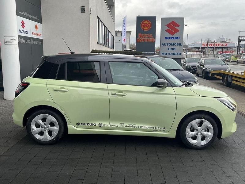 Neu Suzuki Swift Comfort+ 83 PS (61 kW) 2026 Grün Kleinwagen