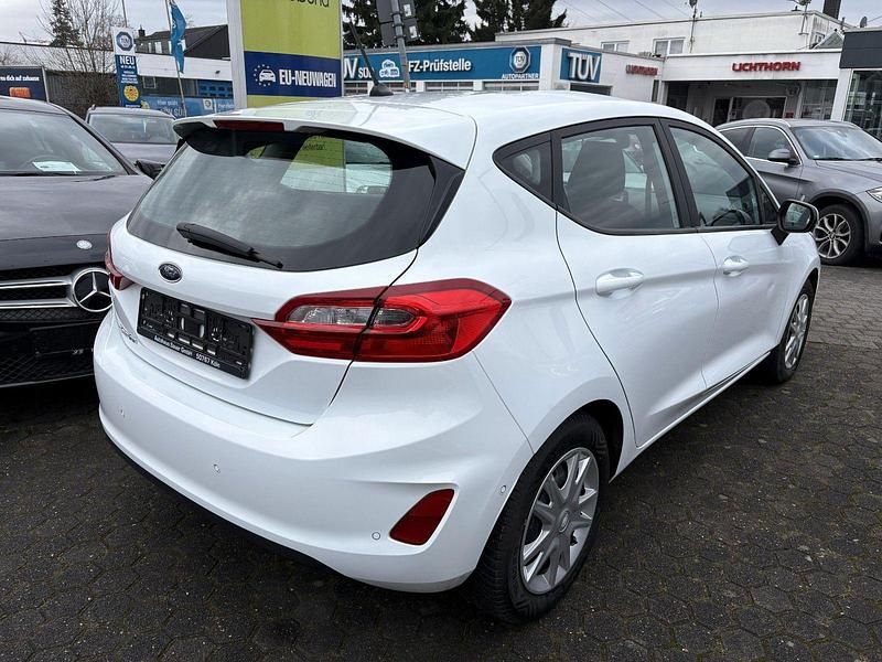 Gebraucht Ford Fiesta Cool & Connect 101 PS (74 kW) 2018 Weiß Kleinwagen